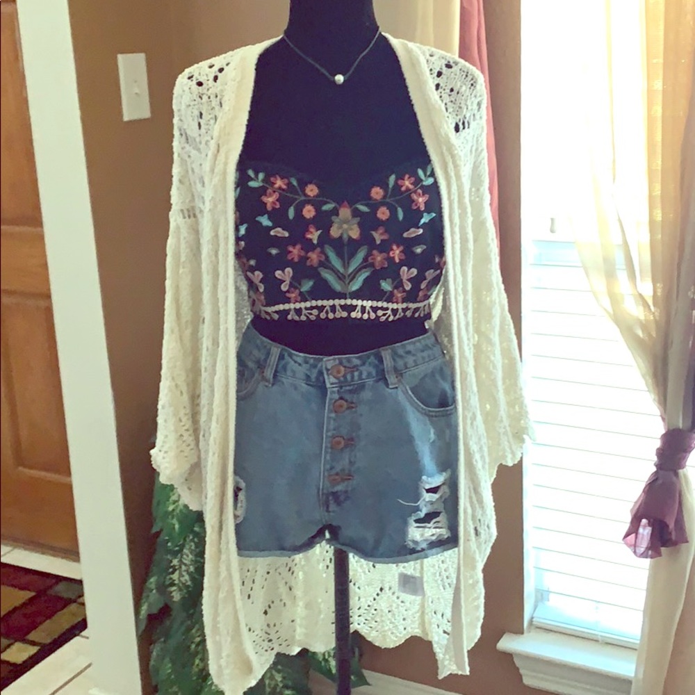 SOLD......AE Crochet Cardigan - Picture 1 of 7
